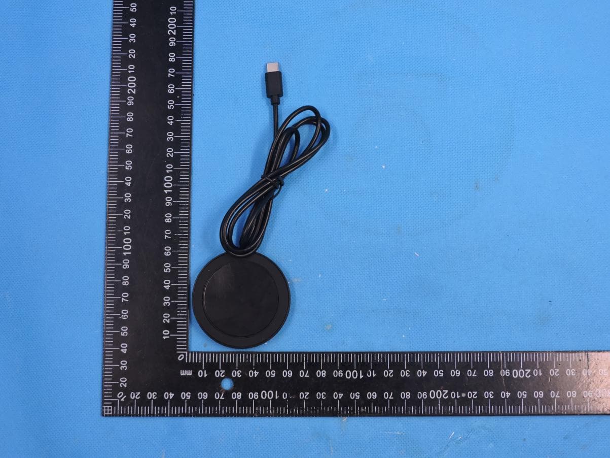 Magnetic Wireless Charger - FCC ID 2A9B3-P14027 - Shenzhen ZiZaiTao Import & Export Co., Ltd (2)