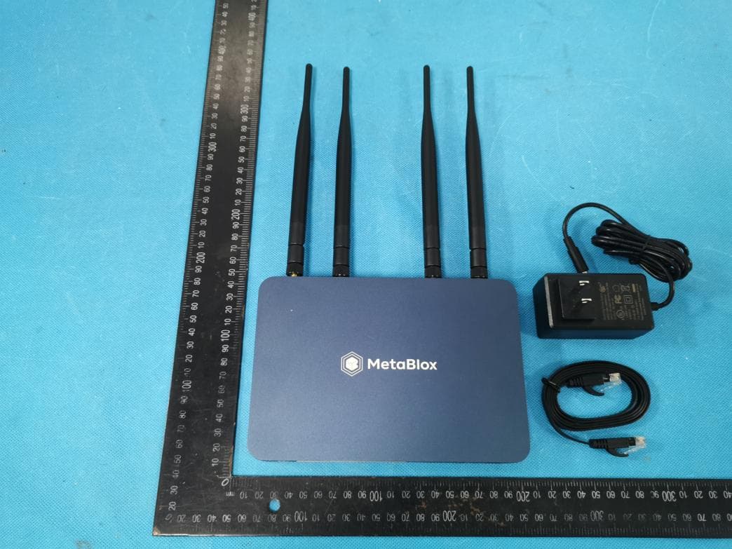 Metablox WiFi Router - FCC ID 2A9B7-MBWFP100 - METABLOX TECHNOLOGIES INC. (3)