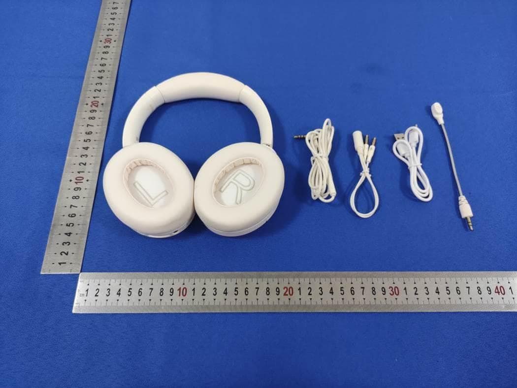 Headphone - FCC ID 2A9CM-01 - Dongguan Awu Technology Co., Ltd. (3)
