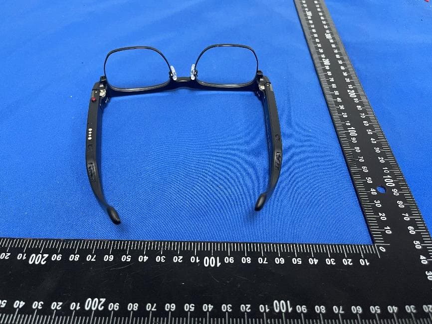 smart glasses - FCC ID 2A9JD-Q3S - Shenzhen Jingyun Wulian Technology CO.,Ltd