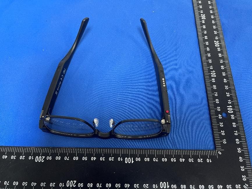 smart glasses - FCC ID 2A9JD-Q3S - Shenzhen Jingyun Wulian Technology CO.,Ltd (3)