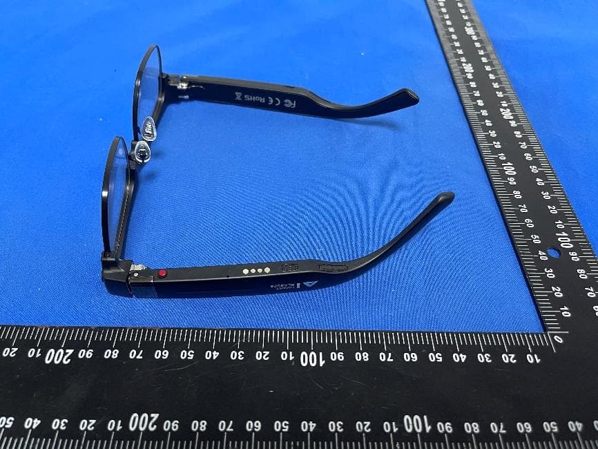 smart glasses - FCC ID 2A9JD-Q3S - Shenzhen Jingyun Wulian Technology CO.,Ltd (2)