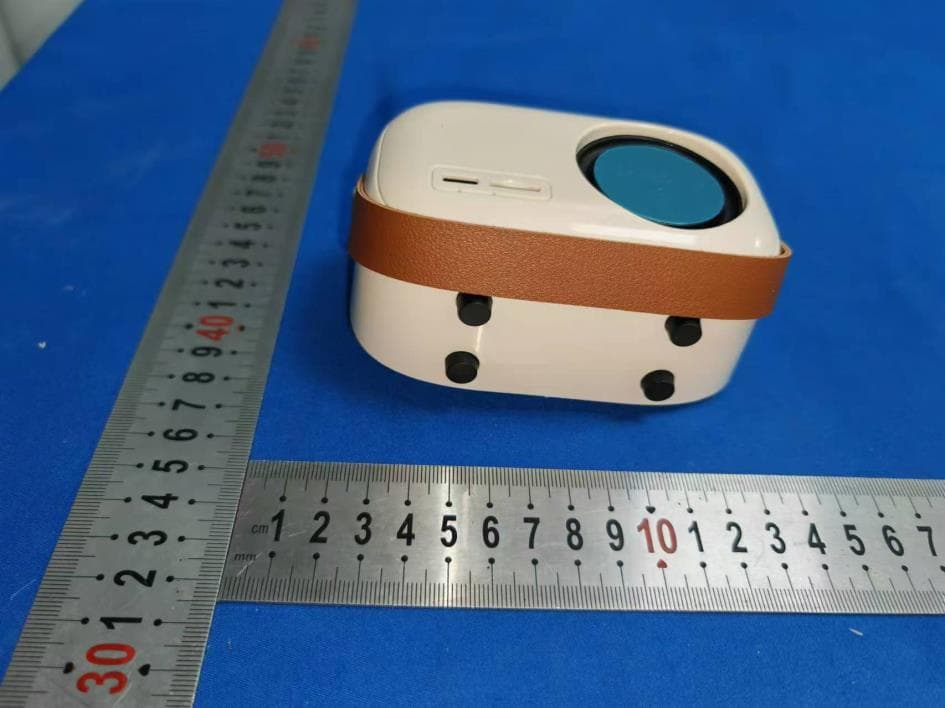 Portable wireless karaoke speaker - FCC ID 2A9M6-GSK5 - Shenzhen Guangsu Shidai Technology Co. , Ltd. (5)
