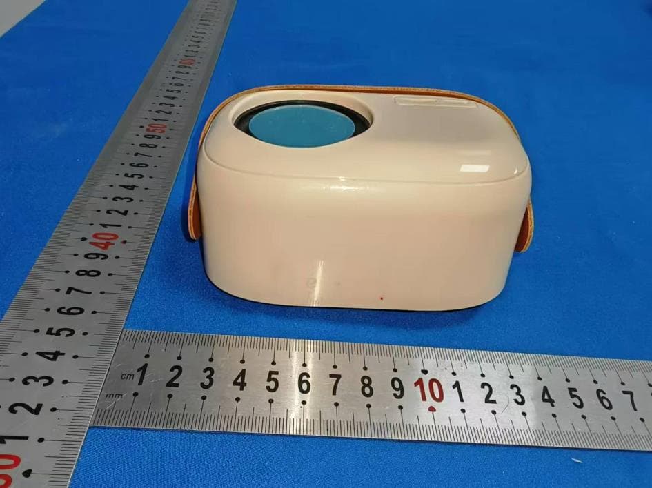 Portable wireless karaoke speaker - FCC ID 2A9M6-GSK5 - Shenzhen Guangsu Shidai Technology Co. , Ltd. (2)