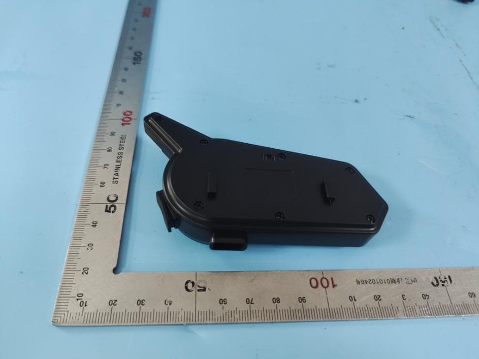 HELMET WIRELESS EARPHONE - FCC ID 2A9MI-D2-6X - Shenzhen Yixi Technology Co., LTD (4)