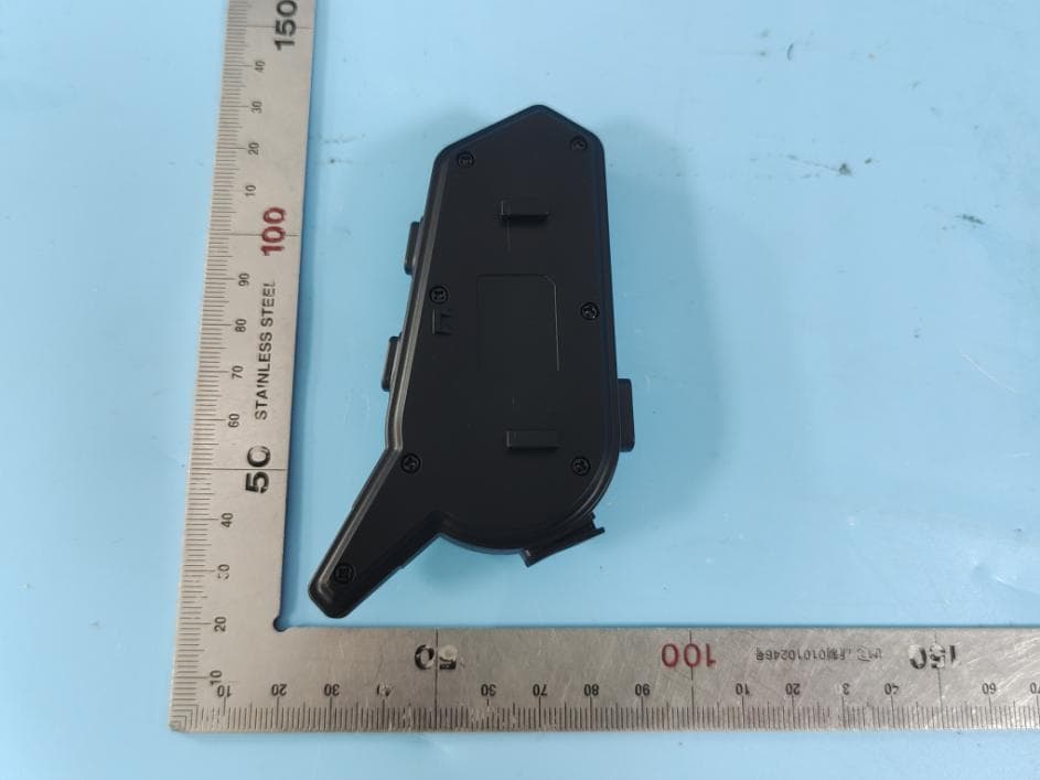 HELMET WIRELESS EARPHONE - FCC ID 2A9MI-D2-6X - Shenzhen Yixi Technology Co., LTD (3)