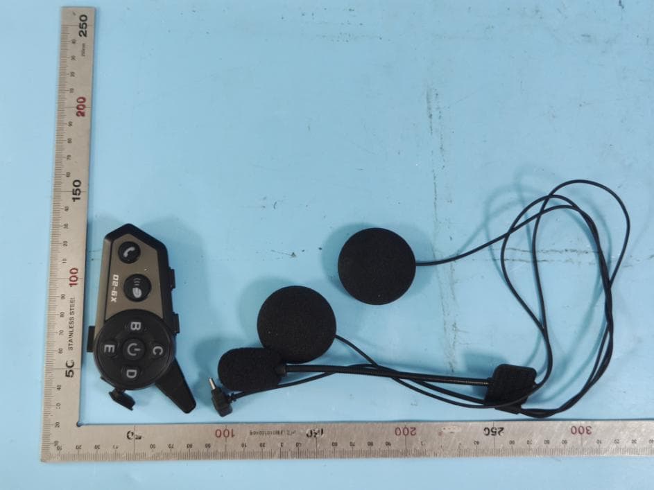 HELMET WIRELESS EARPHONE - FCC ID 2A9MI-D2-6X - Shenzhen Yixi Technology Co., LTD