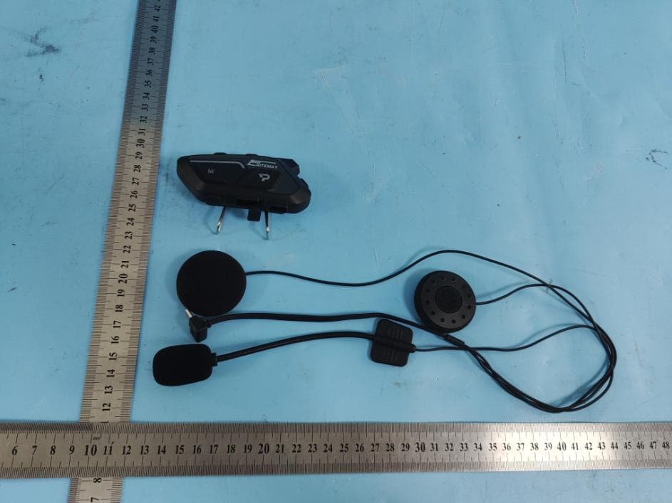 HELMET WIRELESS EARPHONE - FCC ID 2A9MI-P20 - Shenzhen Yixi Technology Co., LTD (2)