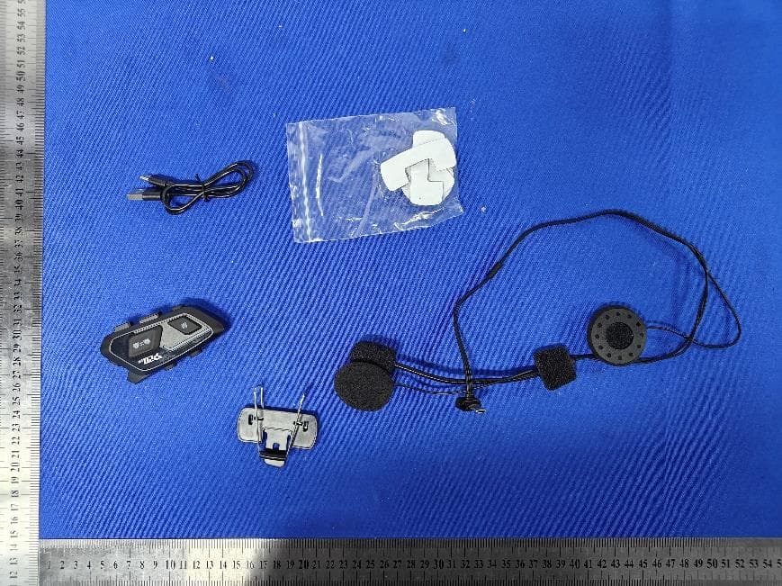 HELMET WIRELESS EARPHONE - FCC ID 2A9MI-P20-2X - Shenzhen Yixi Technology Co., LTD