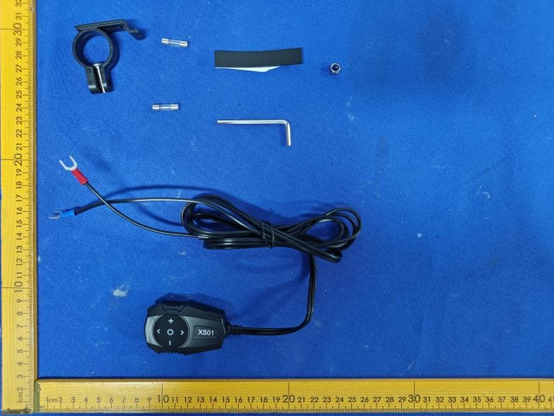Motorcycle Wireless Control Charger - FCC ID 2A9MI-XS01 - Shenzhen Yixi Technology Co., LTD (3)