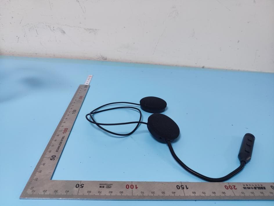 HELMET WIRELESS EARPHONE - FCC ID 2A9MI-Y1 - Shenzhen Yixi Technology Co., LTD (4)