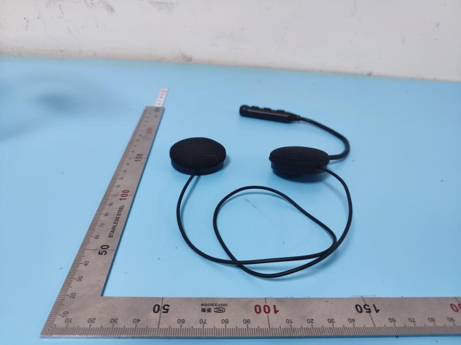 HELMET WIRELESS EARPHONE - FCC ID 2A9MI-Y1 - Shenzhen Yixi Technology Co., LTD (3)