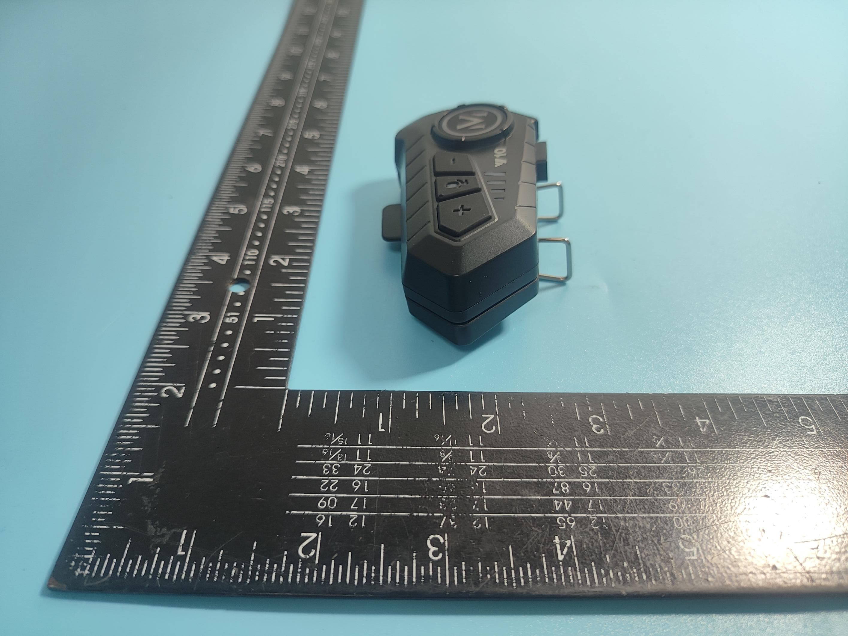 Helmet Bluetooth headset - FCC ID 2A9MI-Y10 - Shenzhen Yixi Technology Co., LTD (4)