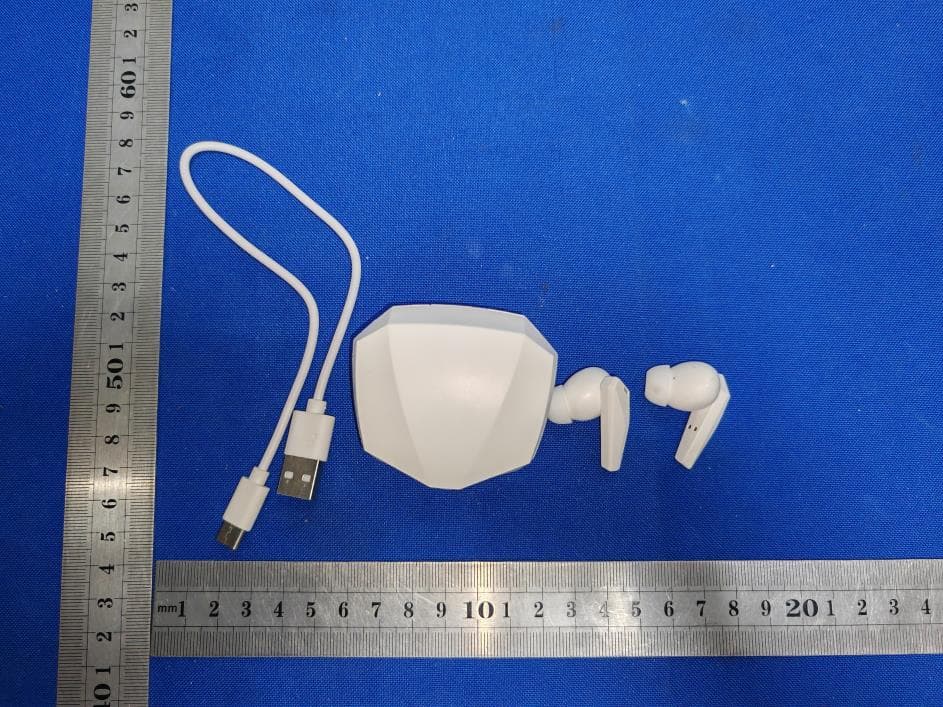 TWS Bluetooth headset - FCC ID 2A9NQ-P50 - Shenzhen Lanxingxin Technology Co., Ltd. (4)