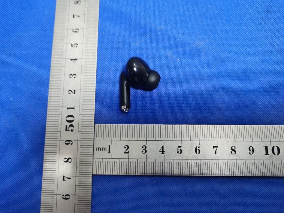 TWS Bluetooth headset - FCC ID 2A9NQ-Y913 - Shenzhen Lanxingxin Technology Co., Ltd. (3)
