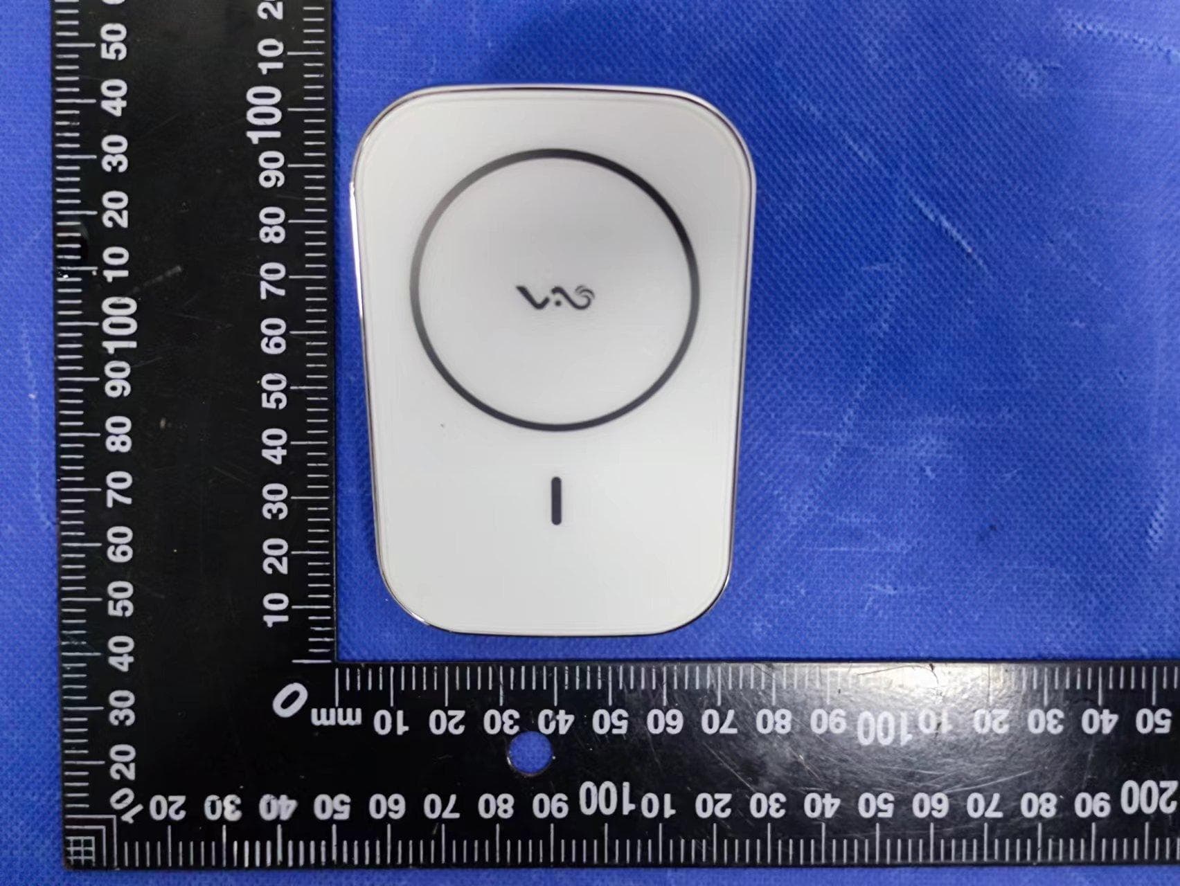 Magnetic Wireless Car Charger - FCC ID 2A9OM-E10 - Shenzhen Weibo New Intelligent Technology CO. Ltd