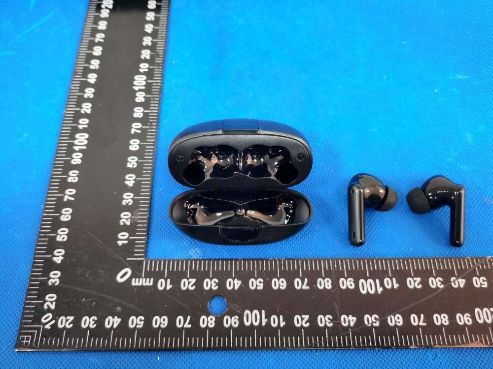 wireless earphones - FCC ID 2A9OP-A9 - Huizhou Yuexiqian Technology Co., Ltd. (3)