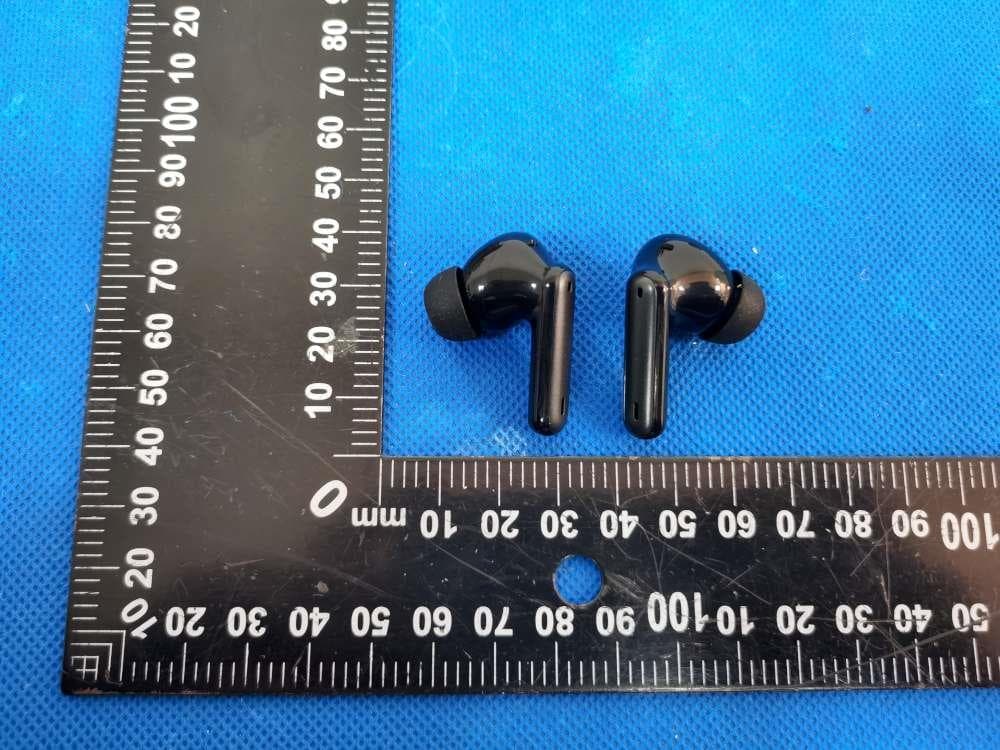wireless earphones - FCC ID 2A9OP-A9 - Huizhou Yuexiqian Technology Co., Ltd.
