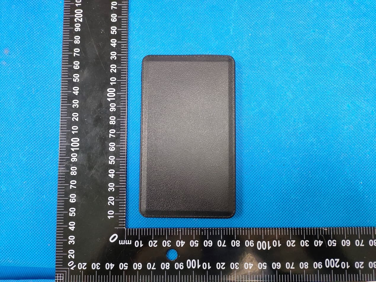 Sovereign 4000mAh Power Bank - FCC ID 2A9Q9-EPB-SV24 - ShenZhen Zhongyi Technology CO., Ltd.