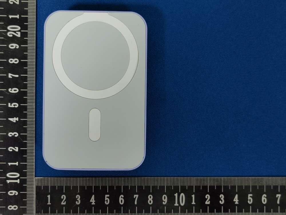 Magnetic wireless powerbank with capacity display - FCC ID 2A9Q9-M2036Q - ShenZhen Zhongyi Technology CO., Ltd. (2)