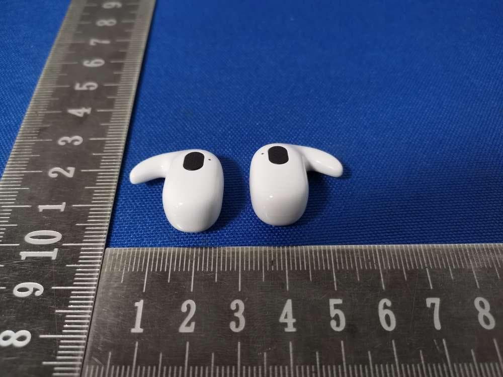 7700mAh Wireless Power Bank with TWs earphone - FCC ID 2A9Q9-M2288Q-1 - ShenZhen Zhongyi Technology CO., Ltd. (4)