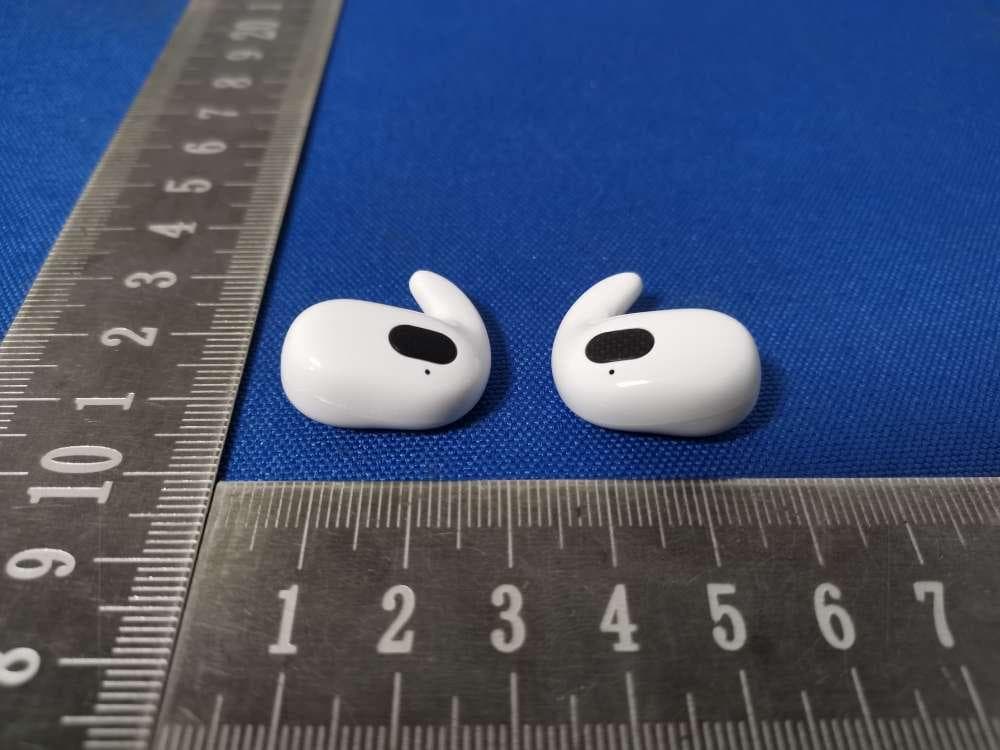 7700mAh Wireless Power Bank with TWs earphone - FCC ID 2A9Q9-M2288Q-1 - ShenZhen Zhongyi Technology CO., Ltd. (5)