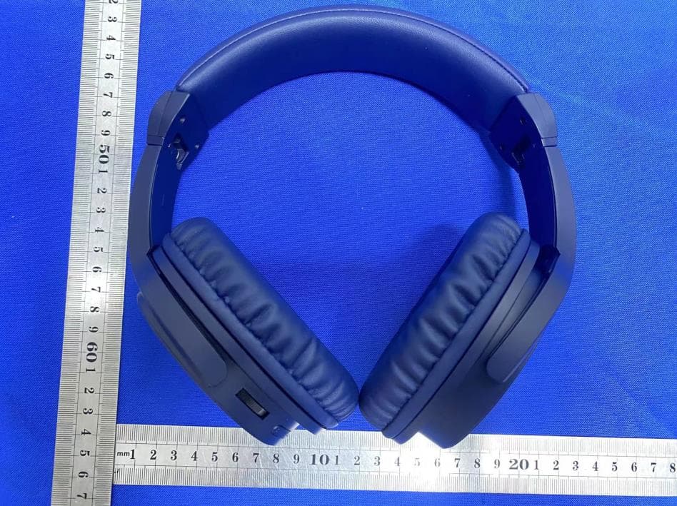Wearing headphones - FCC ID 2A9QG-IQRA - Shenzhen Fengshuoda Digital Technology Co., LTD
