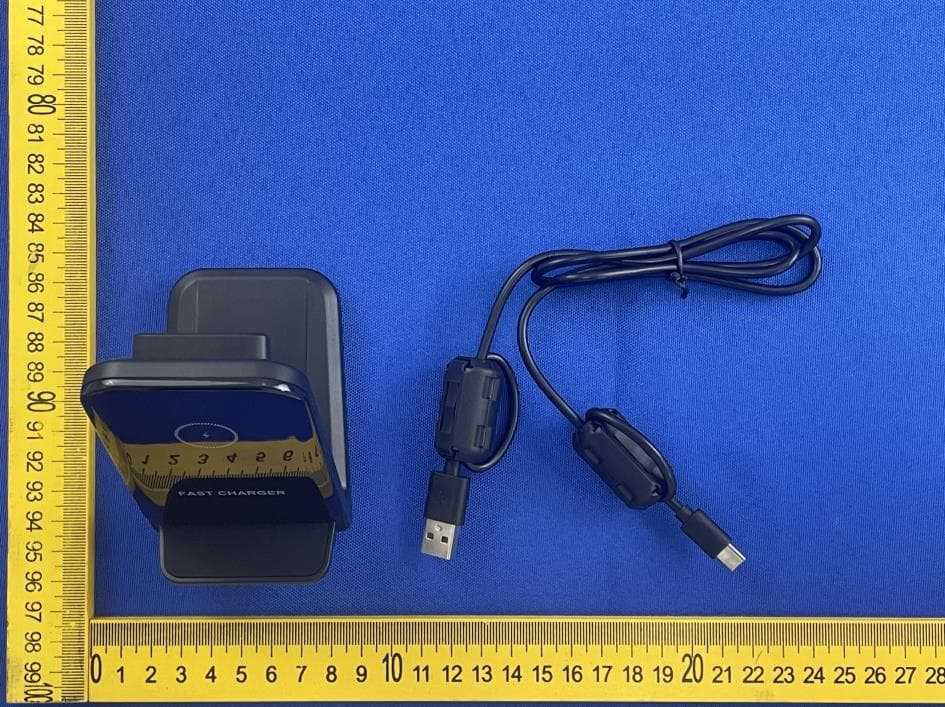 3 IN 1 Wireless charger - FCC ID 2A9V7-HY08 - Shenzhen Yongtu Technology Co., Ltd.