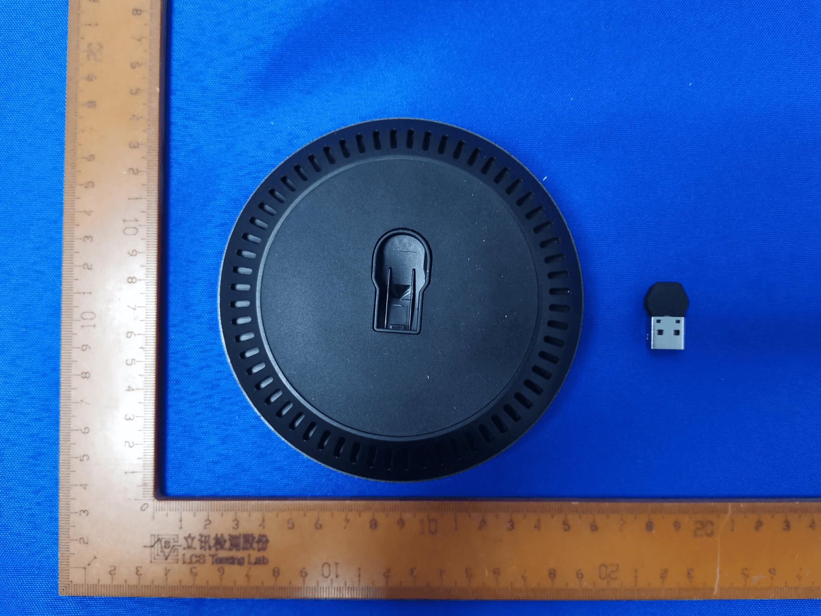 PeopleLink Wireless Speakerphone Series - FCC ID 2A9W7-UVC35B - PeopleLink Collaboration Inc (3)