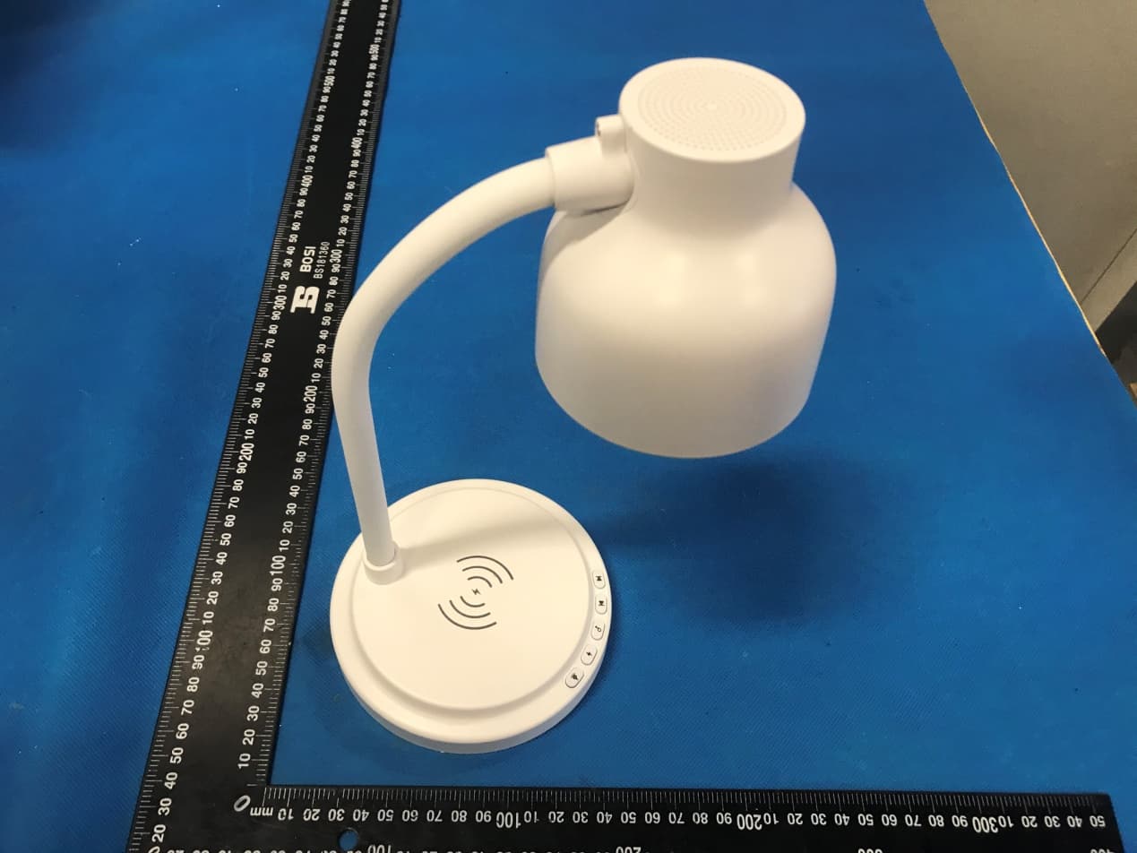 Three-in-one wireless rechargeable table lamp - FCC ID 2AA4B-L8 - SHENZHEN E-WONDERLAND ELECTRONIC CO.,LTD (3)