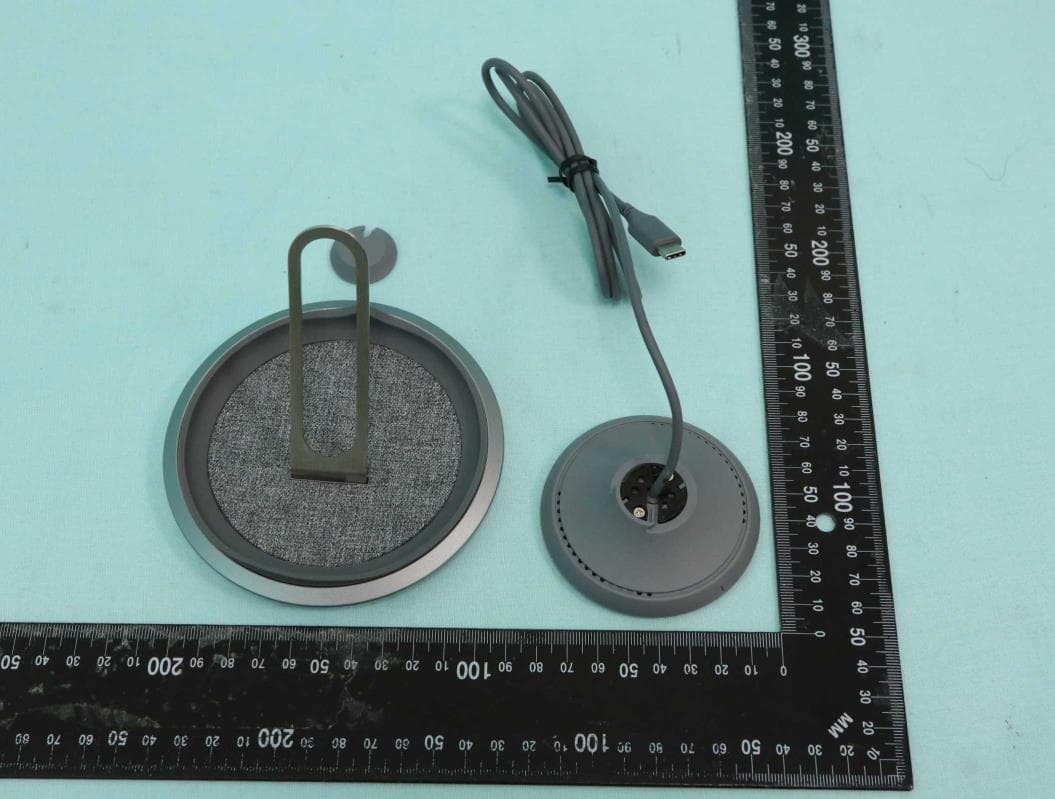 Lounge Q Wireless Charging Stand - FCC ID 2AA7Y-MOSHIQI006 - Aevoe Inc. (3)