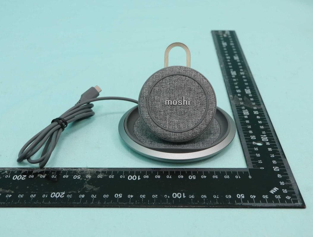 Lounge Q Wireless Charging Stand - FCC ID 2AA7Y-MOSHIQI006 - Aevoe Inc. (5)