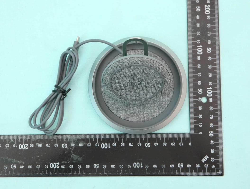 Lounge Q Wireless Charging Stand - FCC ID 2AA7Y-MOSHIQI006 - Aevoe Inc. (2)