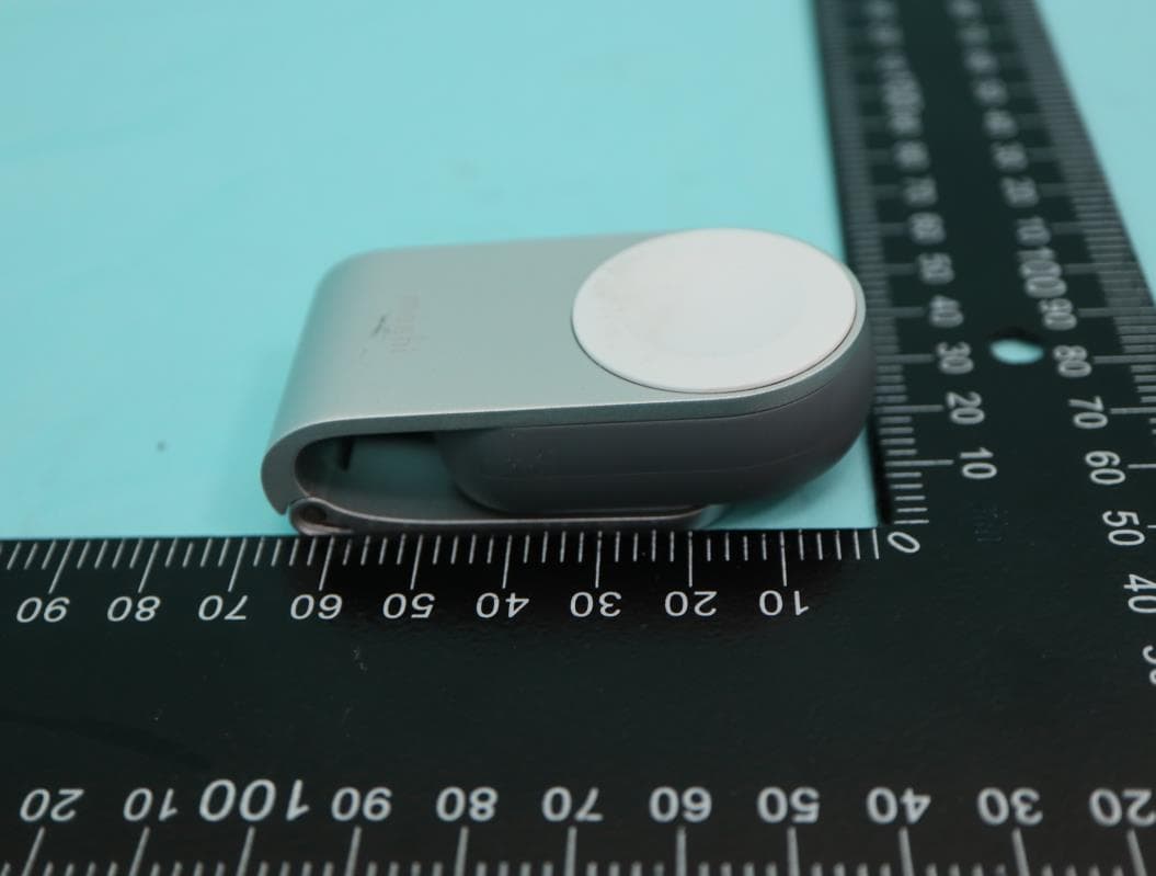 Flekto - compact folding Apple Watch charger - FCC ID 2AA7Y-MOSHIQI011 - Aevoe Inc. (5)