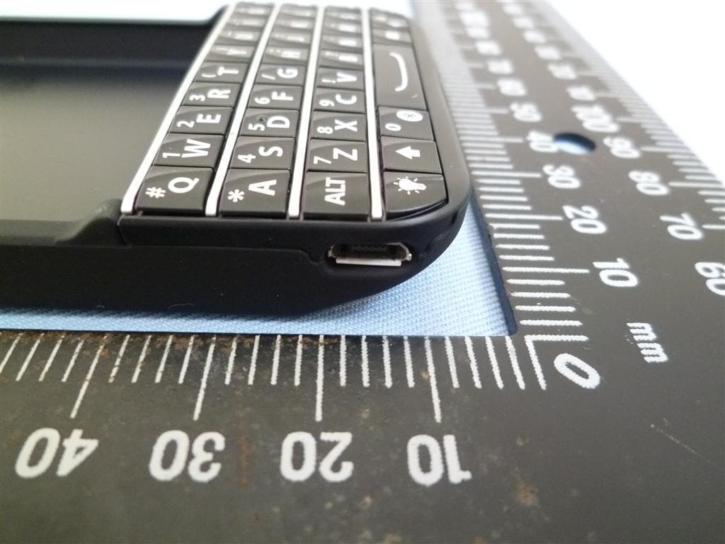 Bluetooth Keyboard - FCC ID 2AA83-TK1001 - ICHIA TECHNOLOGIES INC (2)