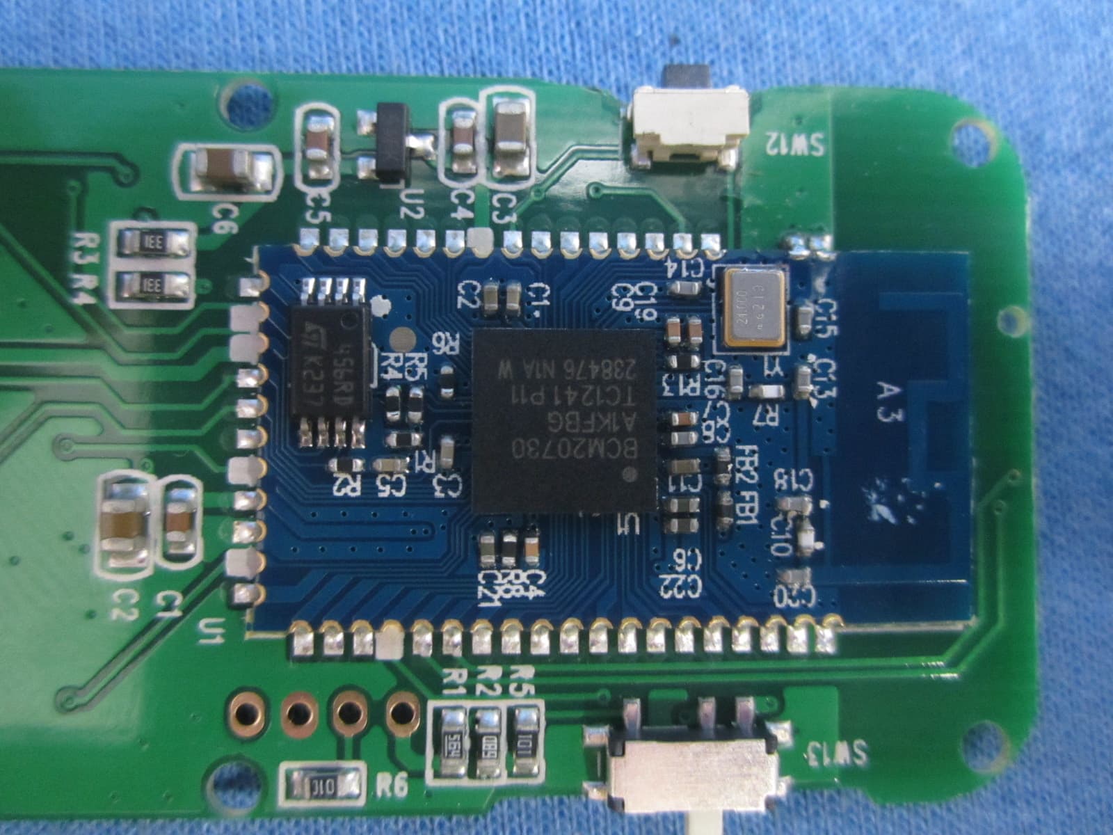 Bluetooth Remote for iOS - FCC ID 2AAAVSRIOS-01 - Zhongshan Nikow Precision Industrial CO.,LTD. (5)