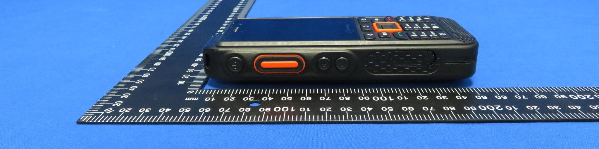 LTE SMARTPHONE (LTE/WCDMA/GSM/BT/WIFI/NFC) - FCC ID 2AACZ-M33A01 - i.safe MOBILE GmbH