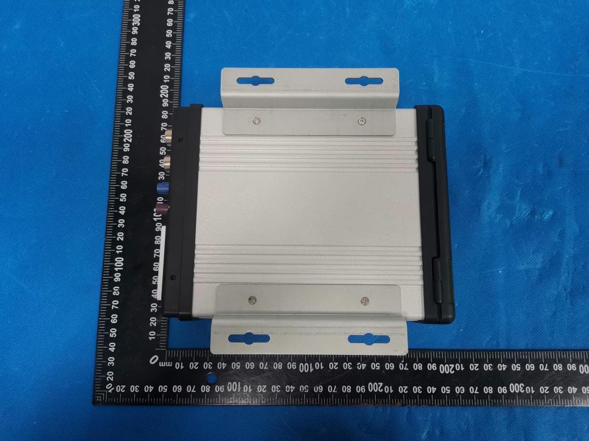 Intelligent Video Terminal - FCC ID 2AADK-F4 - Shenzhen Yuwei Information And Technology Development Co., Ltd. (2)
