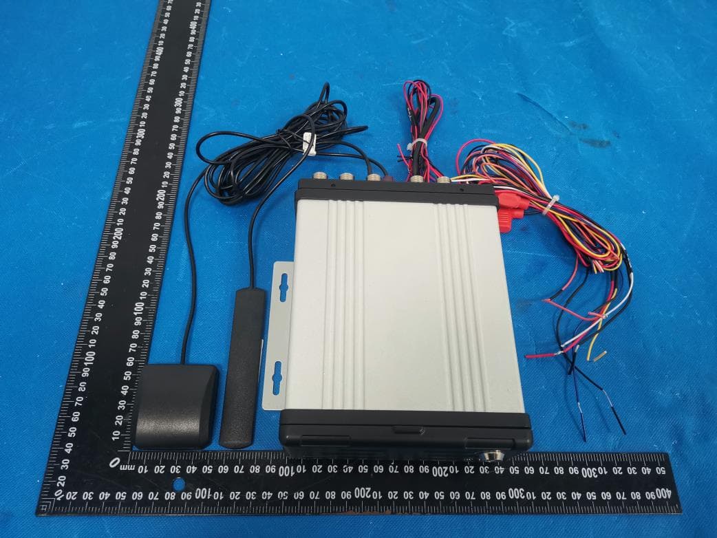 Intelligent Video Terminal - FCC ID 2AADK-F4 - Shenzhen Yuwei Information And Technology Development Co., Ltd. (5)