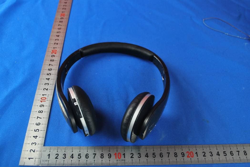 Bluetooth Headphone - FCC ID 2AAEM-HXBTH5000 - Cosonic Acoustic Technology Co., Ltd. (3)