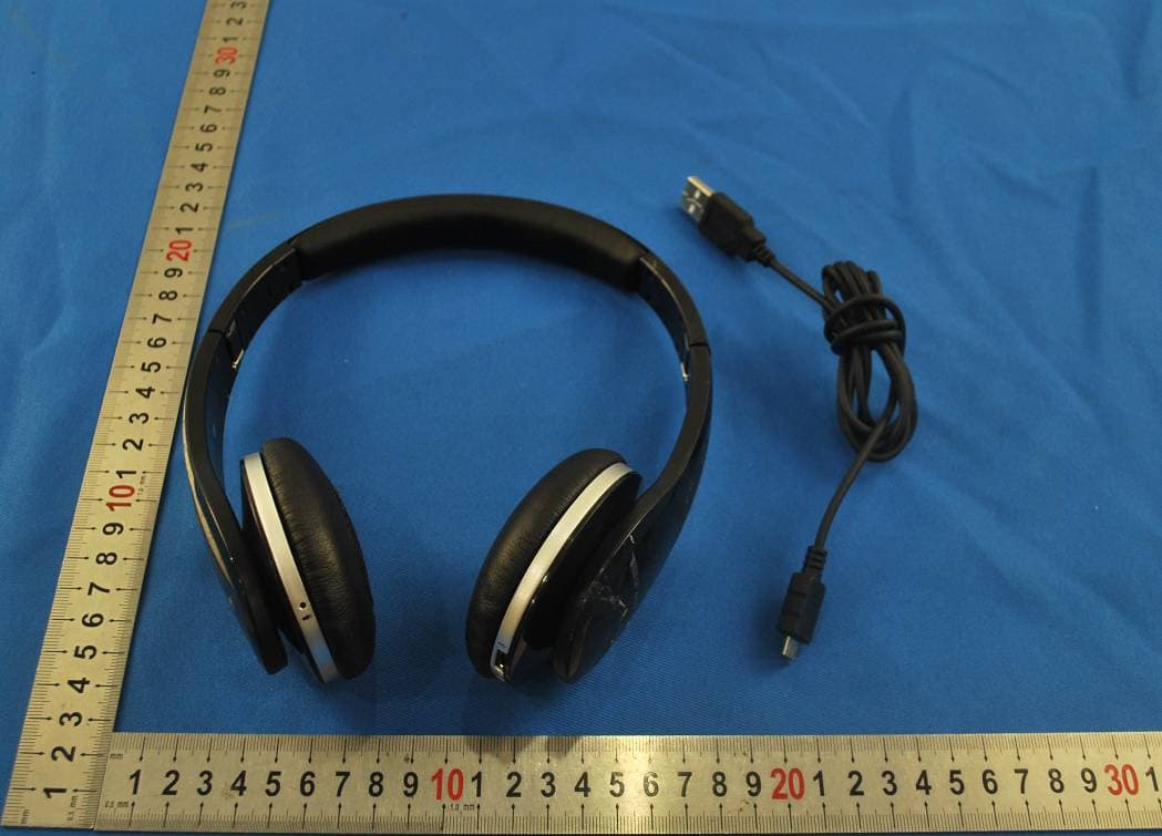 Bluetooth Headphone - FCC ID 2AAEM-HXBTH5000 - Cosonic Acoustic Technology Co., Ltd.