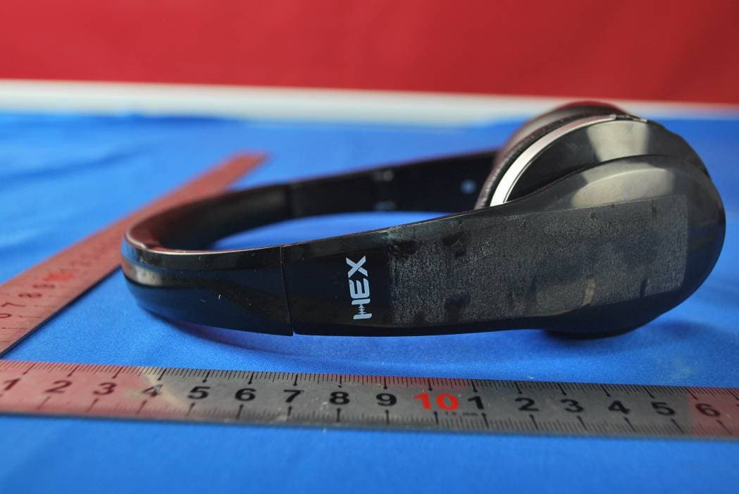 Bluetooth Headphone - FCC ID 2AAEM-HXBTH5000 - Cosonic Acoustic Technology Co., Ltd. (4)