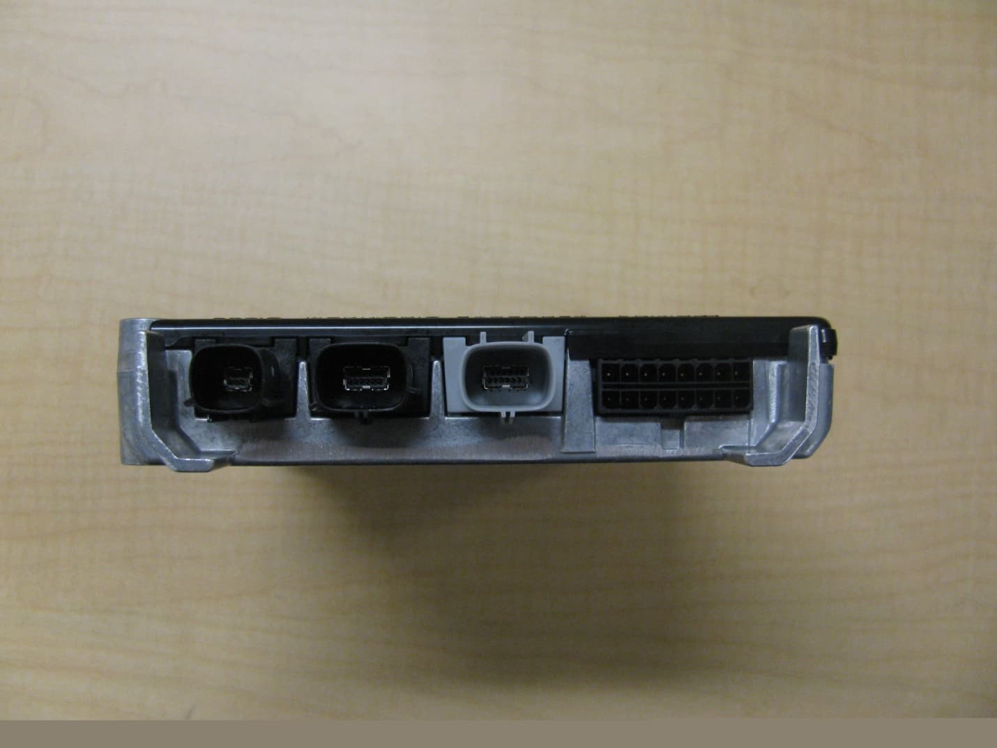 Multi-Functional Controller, Integrated Premium Server - FCC ID 2AAFX-RE338096 - Deere & Company (5)
