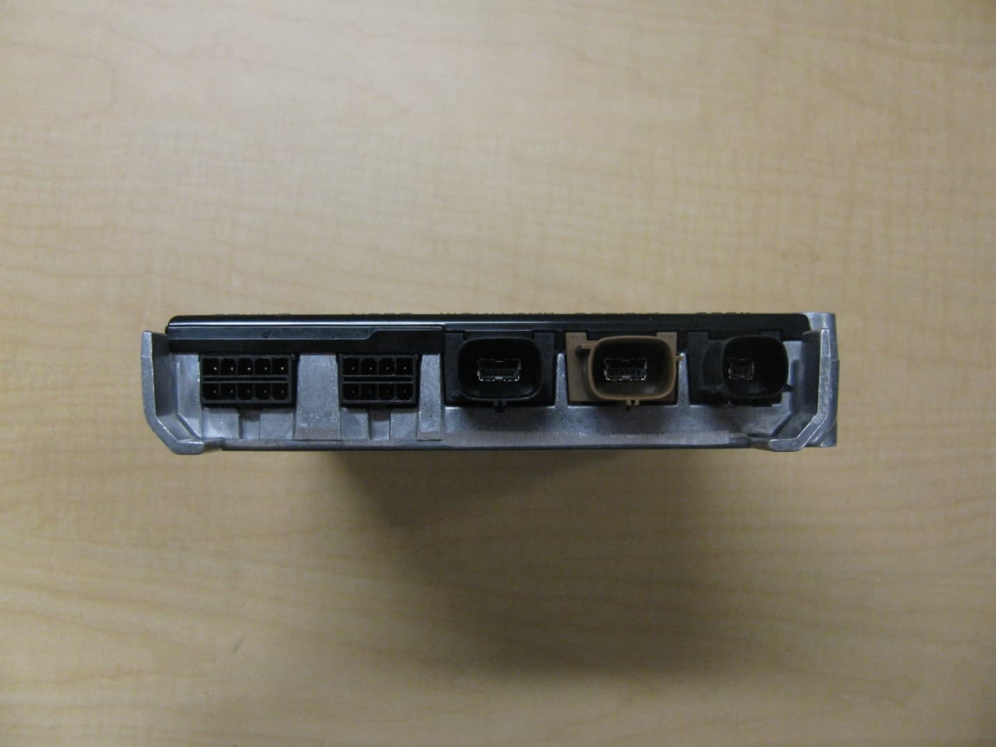 Multi-Functional Controller, Integrated Premium Server - FCC ID 2AAFX-RE338096 - Deere & Company (3)