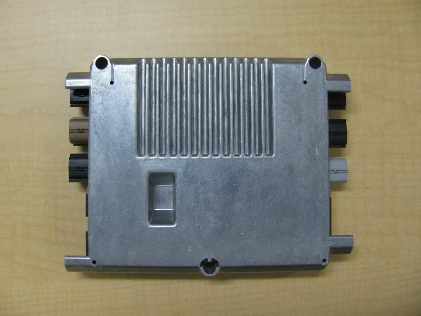 Multi-Functional Controller, Integrated Premium Server - FCC ID 2AAFX-RE338096 - Deere & Company