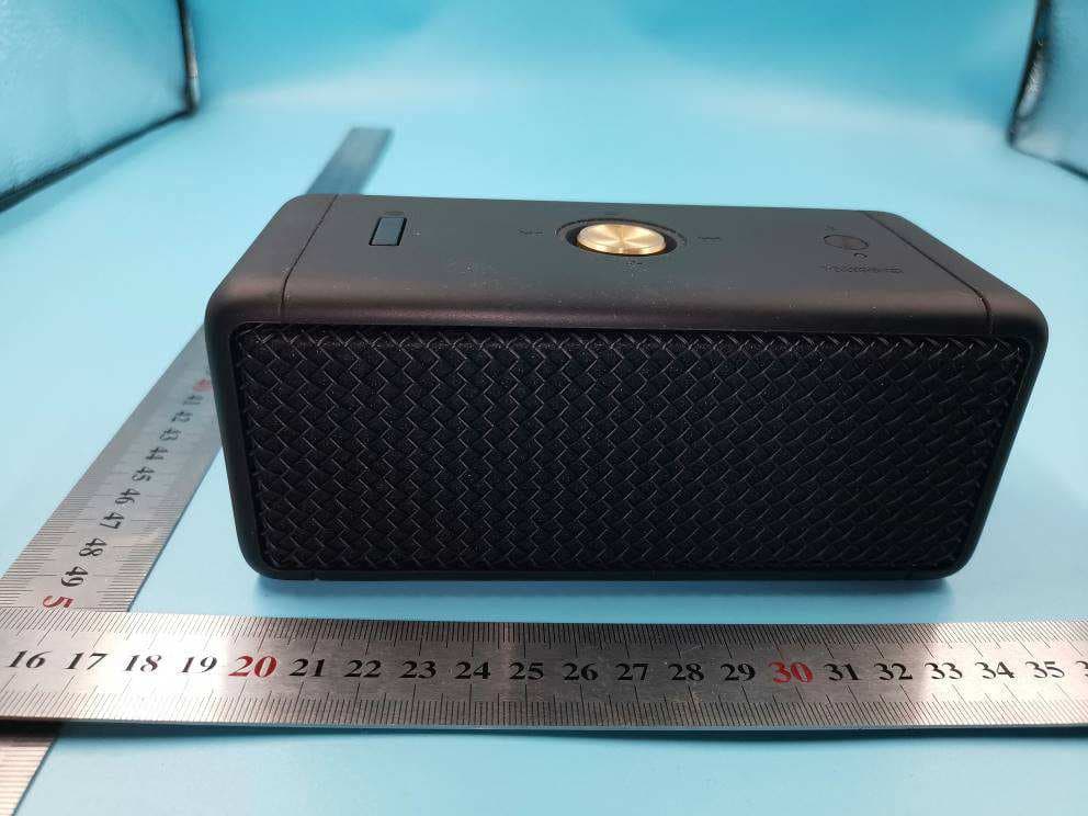 Portable Stereo Loudspeaker - FCC ID 2AAGF-EMBERTON - Zound Industries International AB (2)