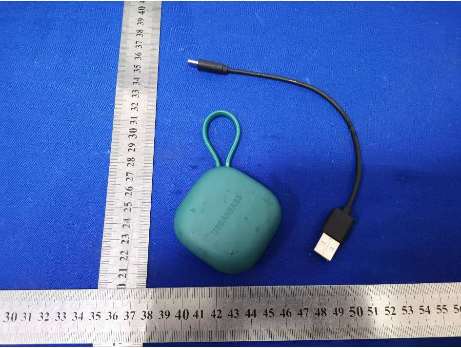 True wireless headphones - FCC ID 2AAGF-LUMA - Zound Industries International AB (4)