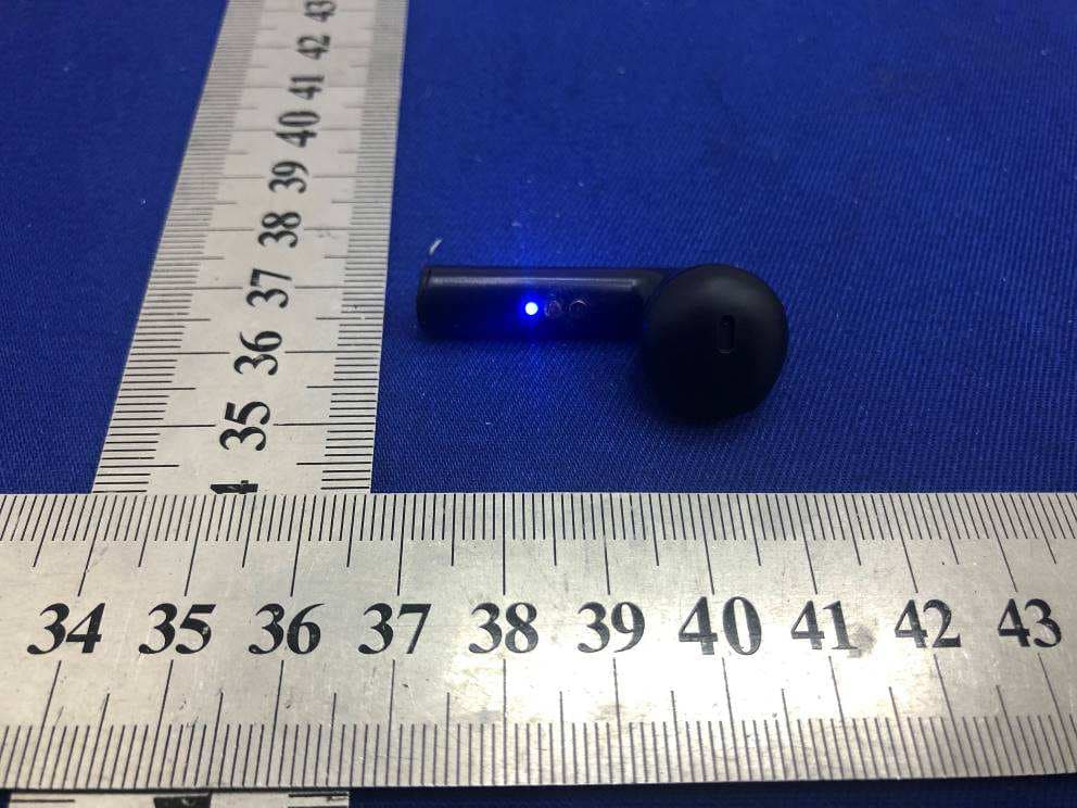True wireless headphones - FCC ID 2AAGF-LUMA - Zound Industries International AB (5)