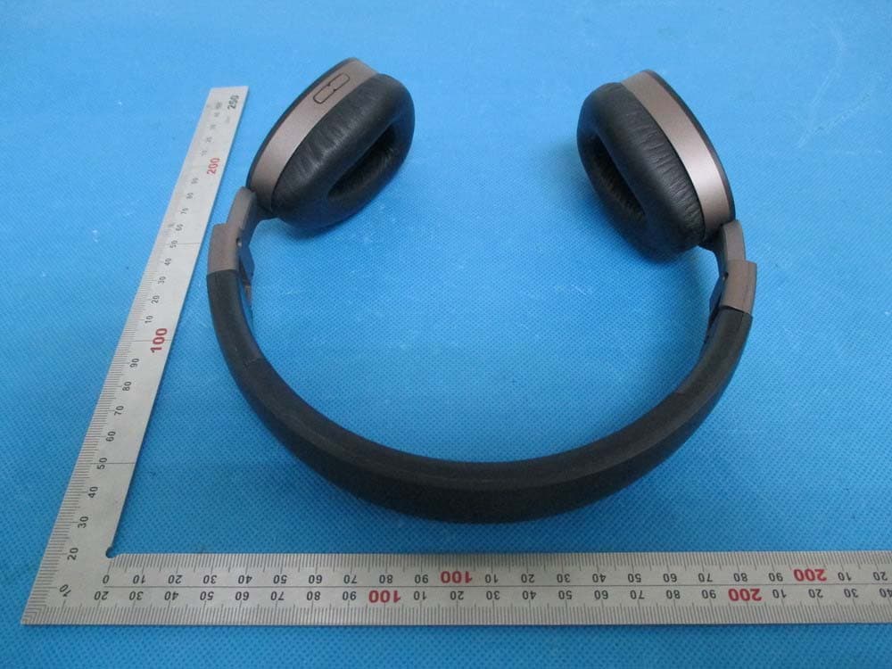 Bluetooth headset - FCC ID 2AAIH-HB03 - ZHICHENG LIMITED (2)