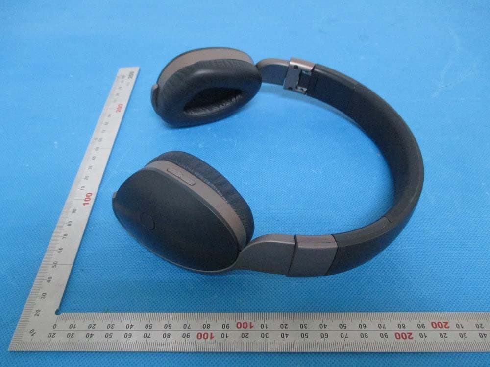 Bluetooth headset - FCC ID 2AAIH-HB03 - ZHICHENG LIMITED (5)